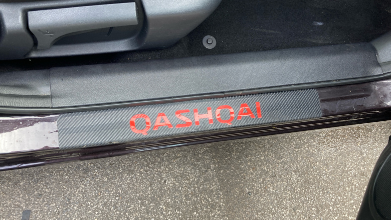 Nissan Qashqai 1.3 DiG-T N-Connecta 5dr Petrol Hatchback